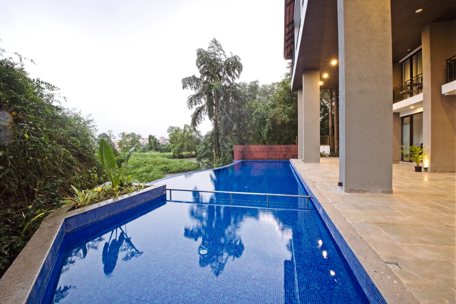 Quaint & Picturesque 2 BHK - Photo 6