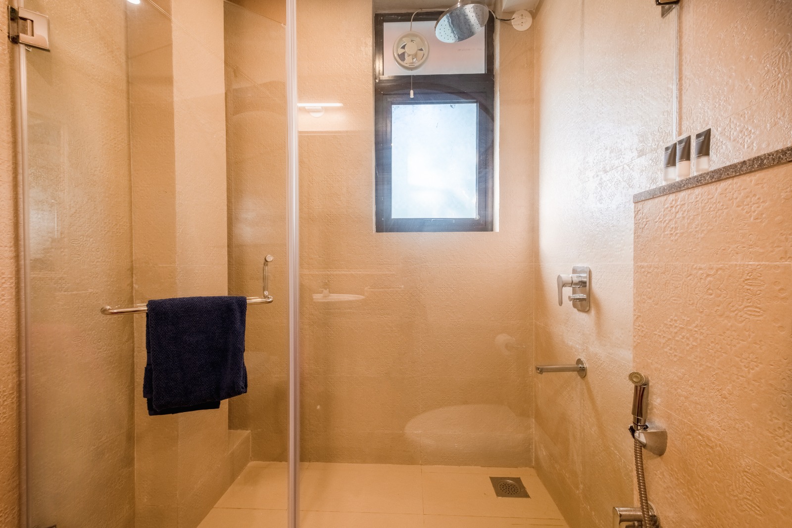 Quaint & Picturesque 2 BHK - Photo 13