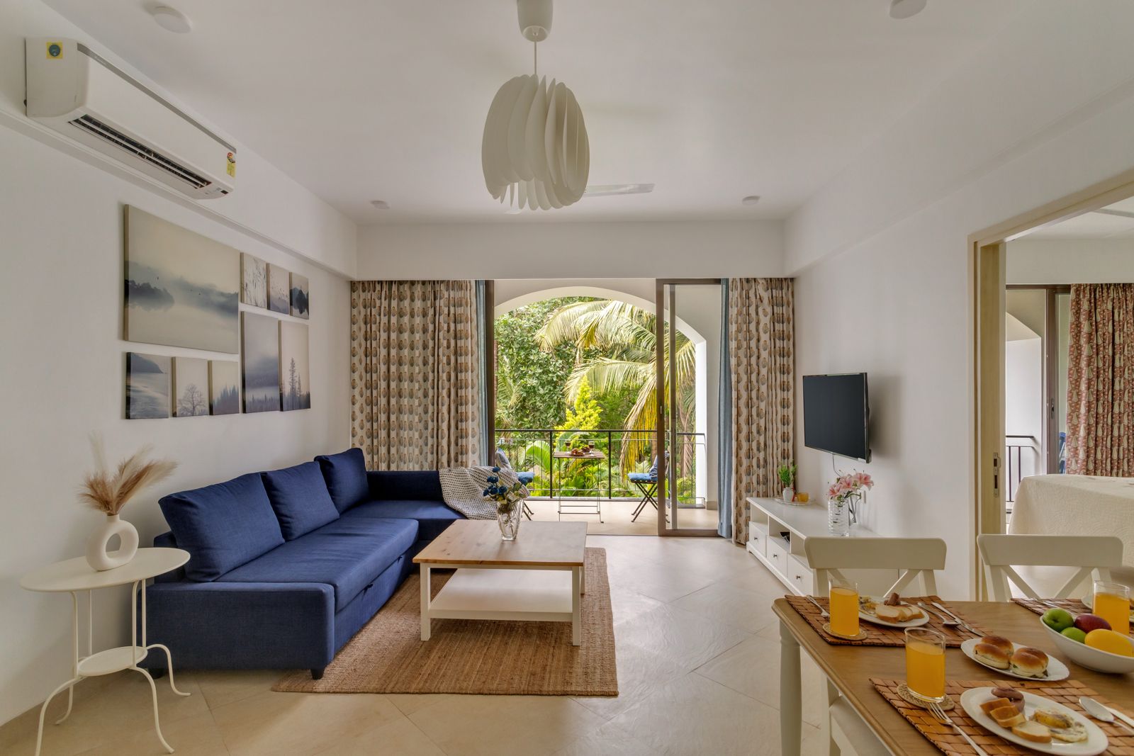 Spacious 1BHK Lux Apartment - Photo 9