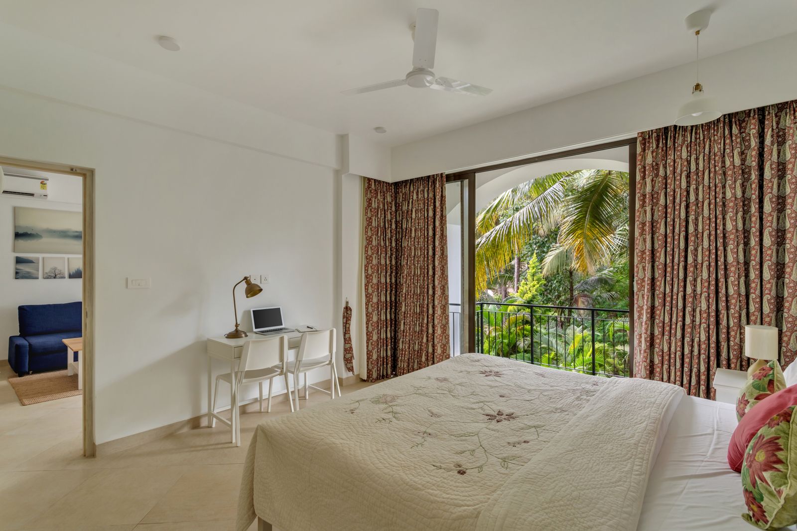 Spacious 1BHK Lux Apartment - Photo 6