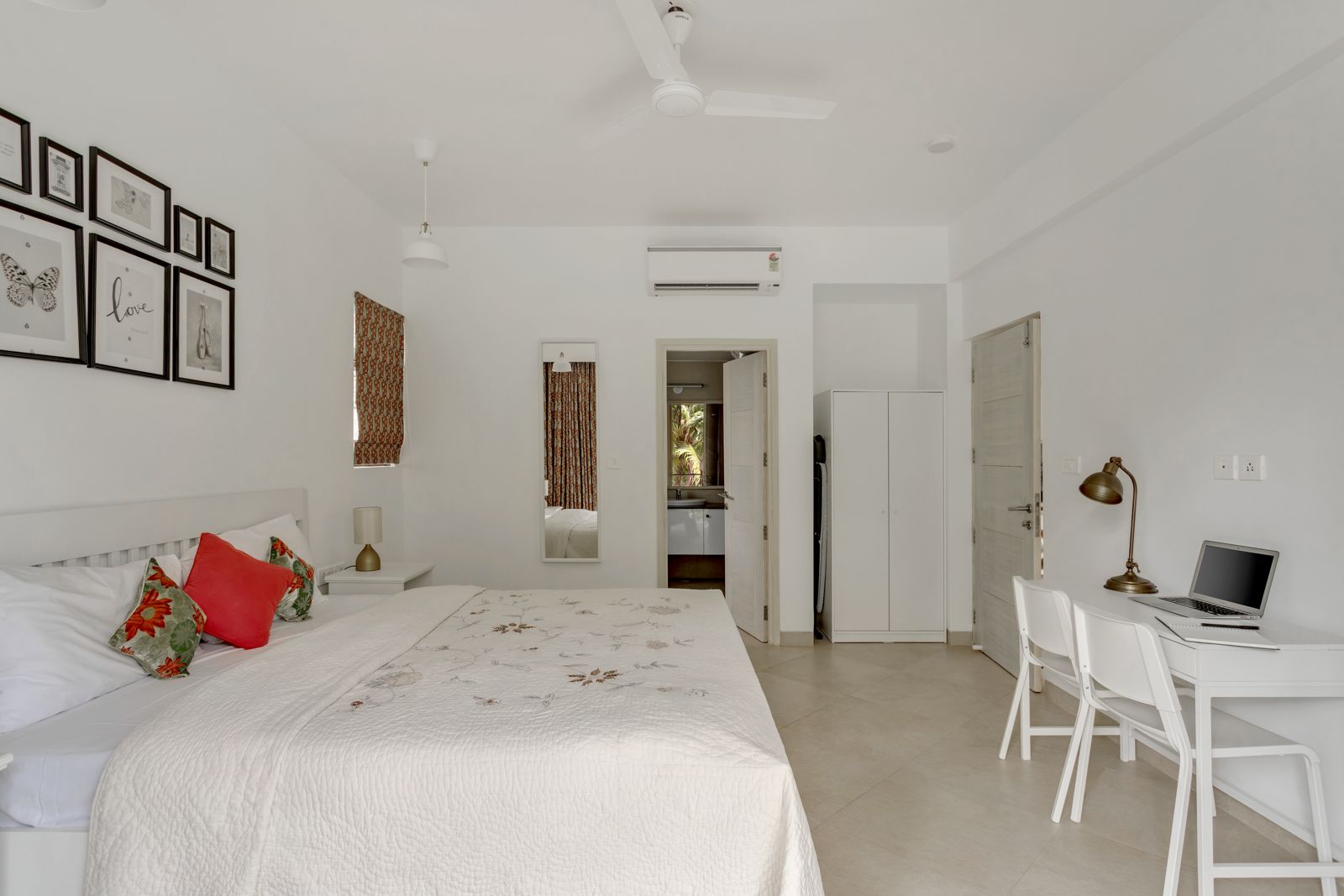 Spacious 1BHK Lux Apartment - Photo 3