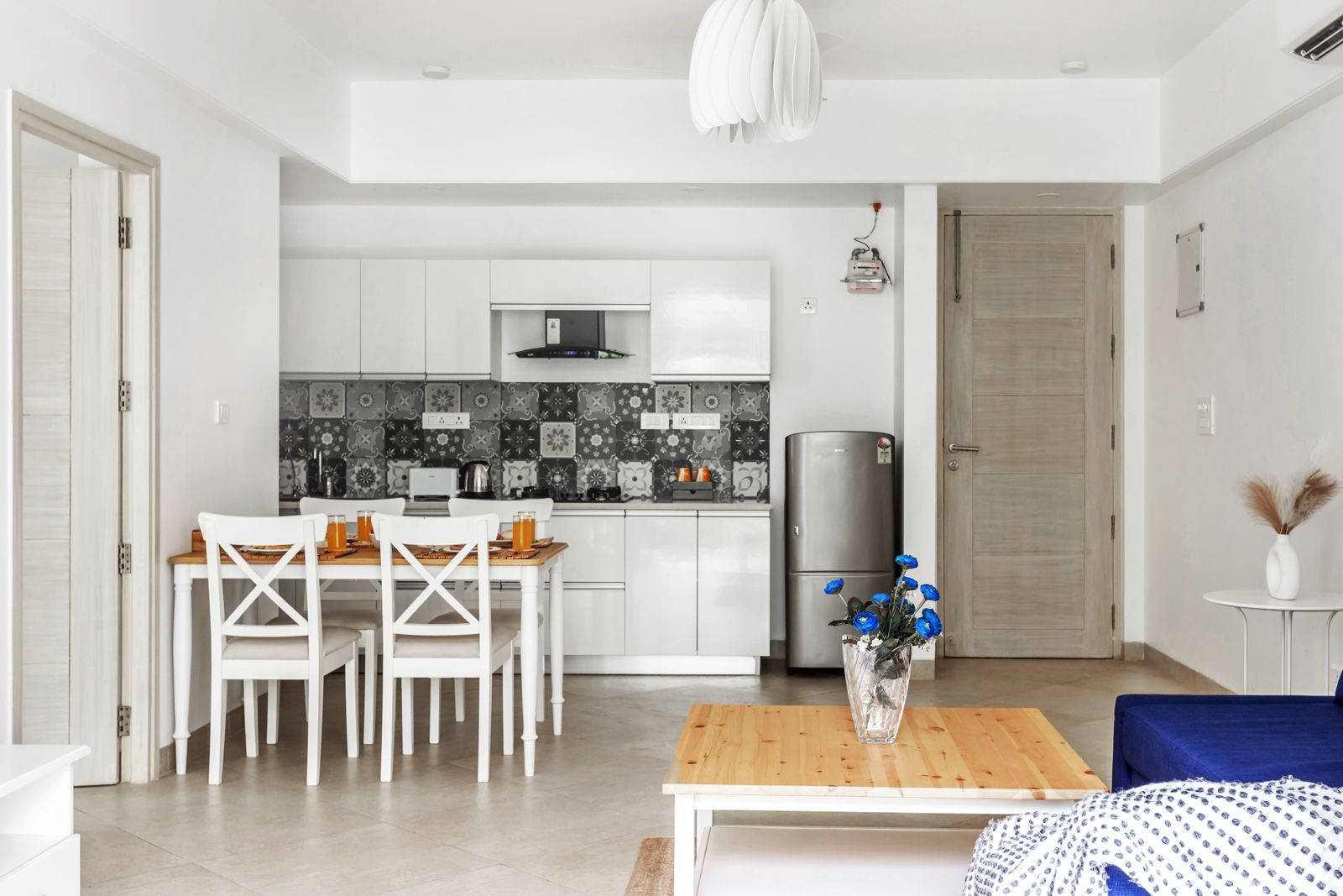 Spacious 1BHK Lux Apartment - Photo 15
