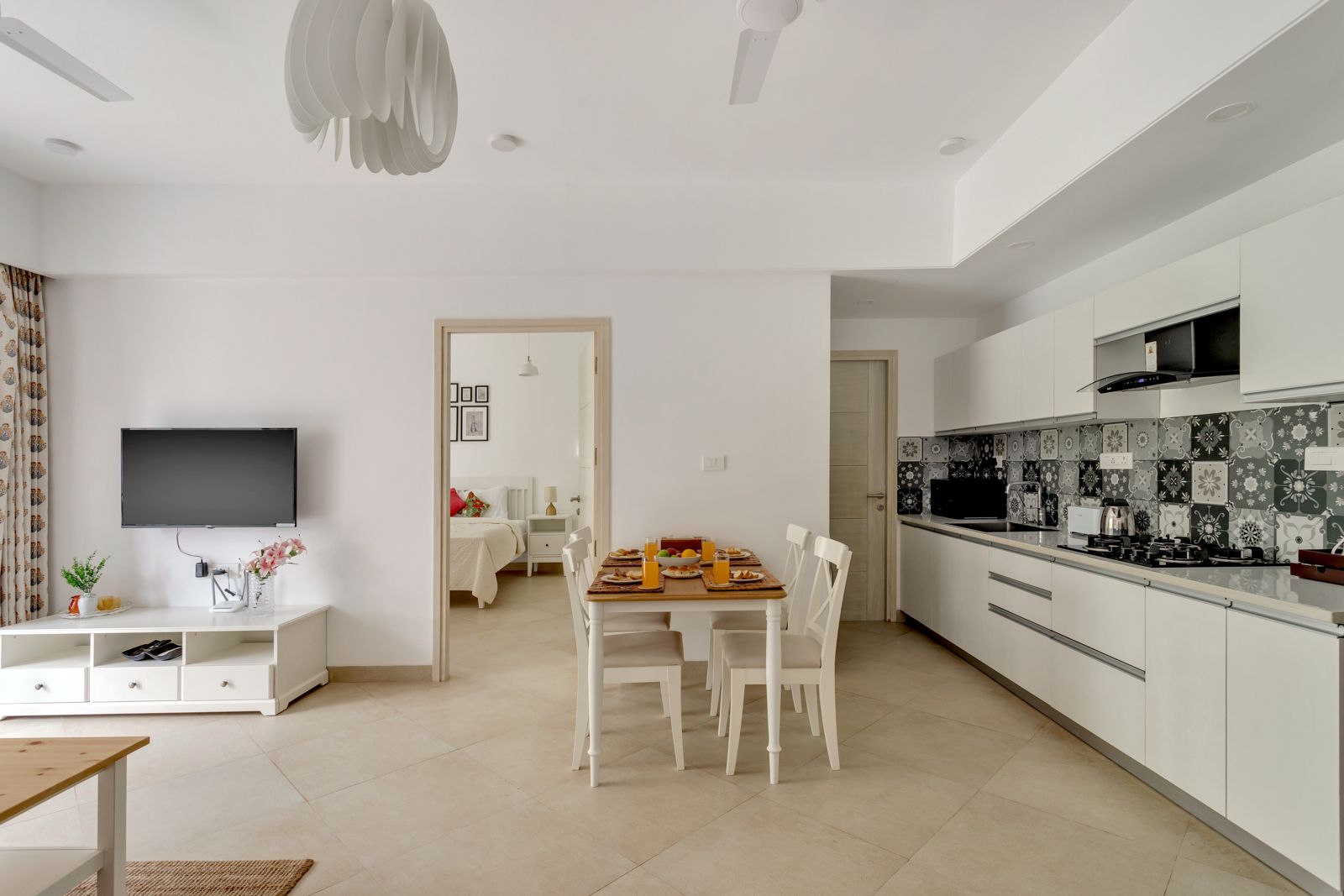 Spacious 1BHK Lux Apartment - Photo 11