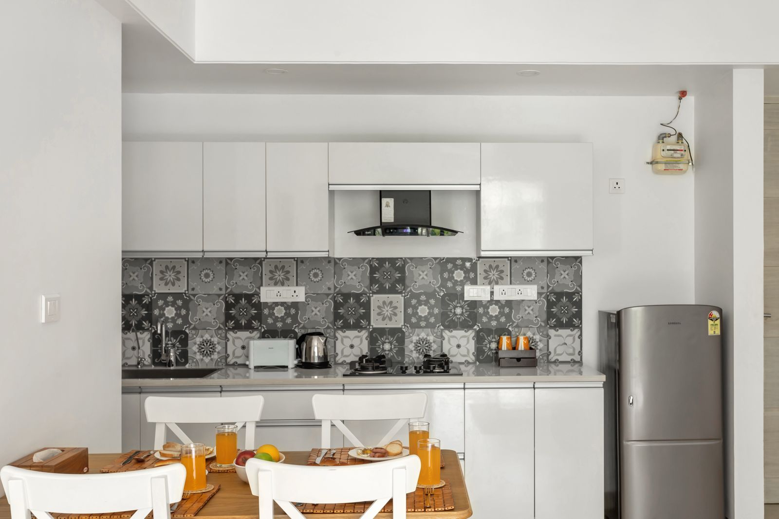 Spacious 1BHK Lux Apartment - Photo 17