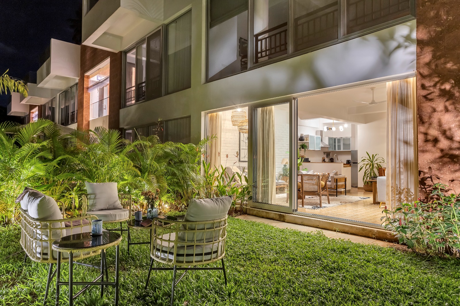 Tisya Luxe 2BR - Photo 6