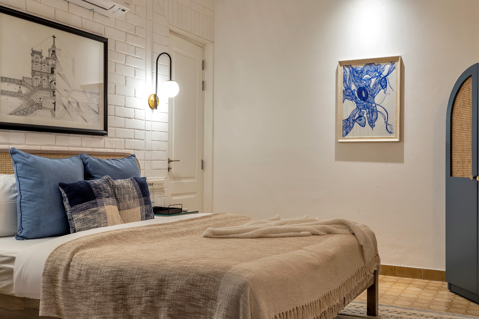 Tisya Luxe 2BR - Photo 4