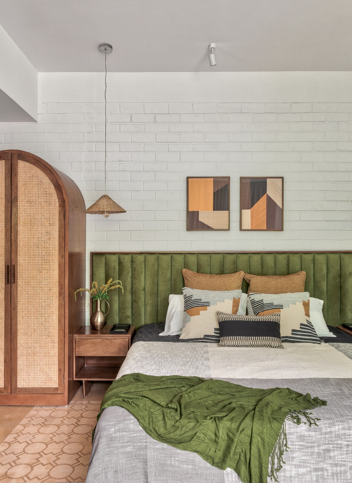 Tisya Luxe 2BR - Photo 13