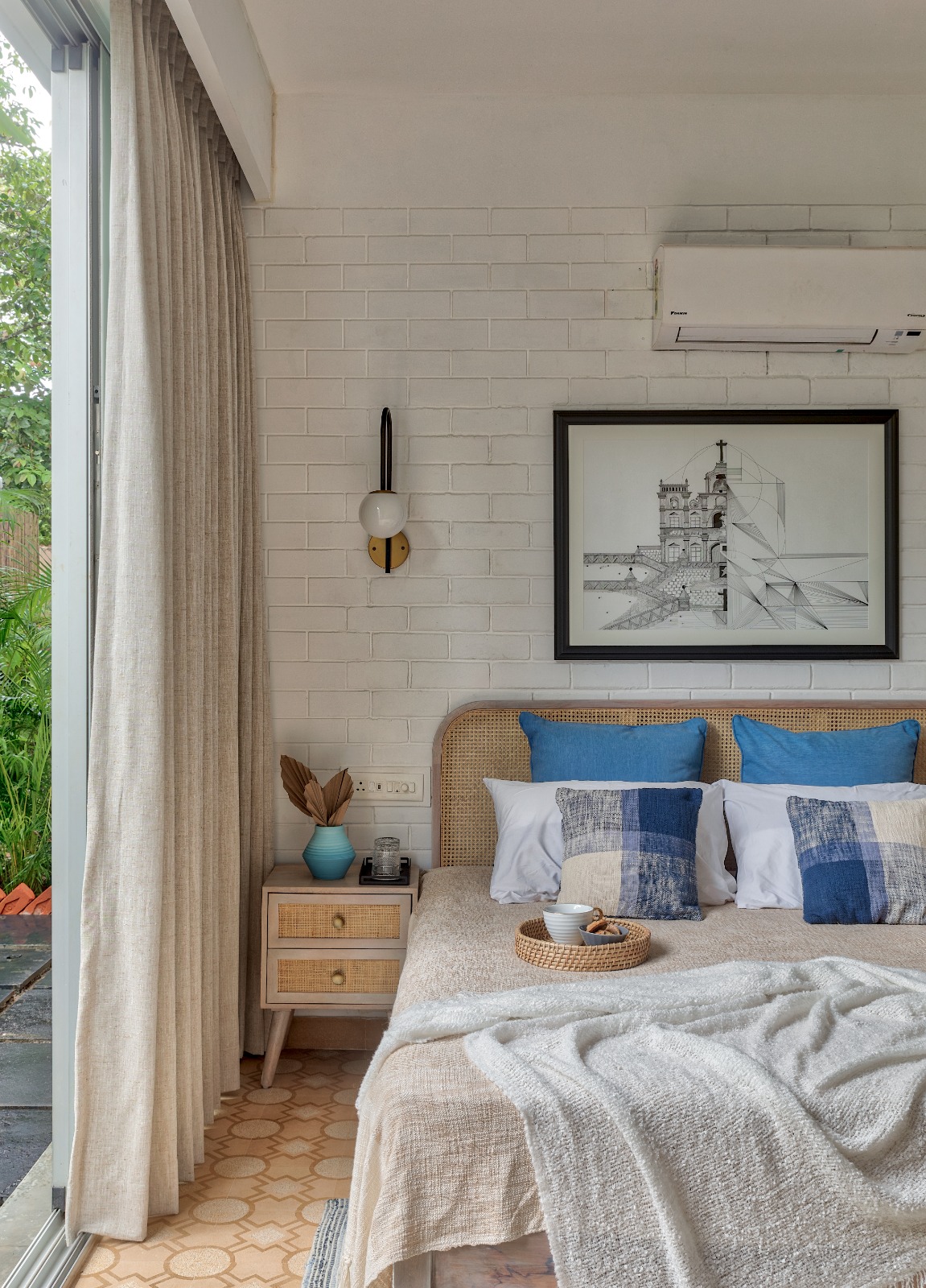 Tisya Luxe 2BR - Photo 15