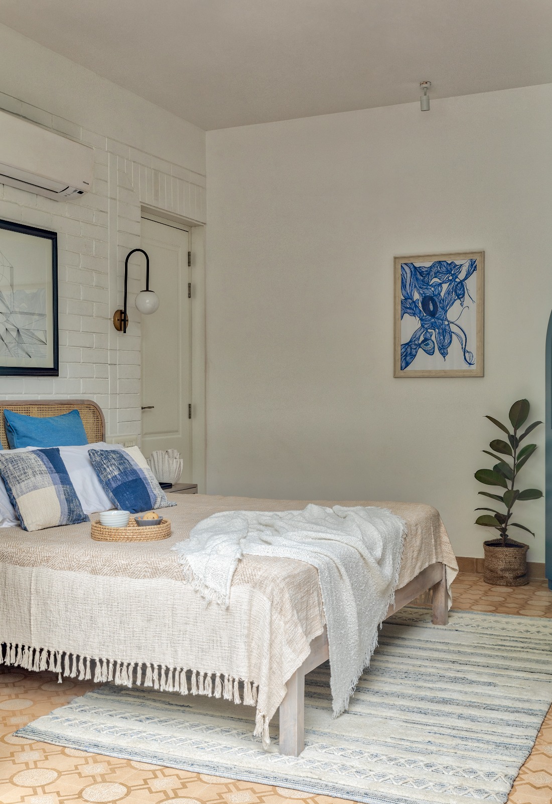 Tisya Luxe 2BR - Photo 14