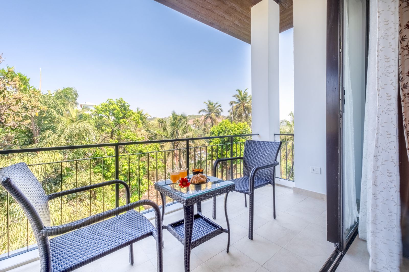 Elegant 1BHK Apartment - Photo 6