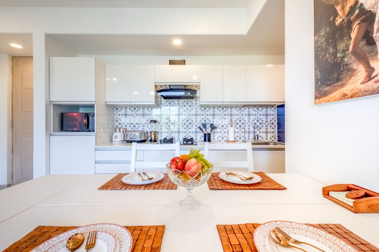 Elegant 1BHK Apartment - Photo 2