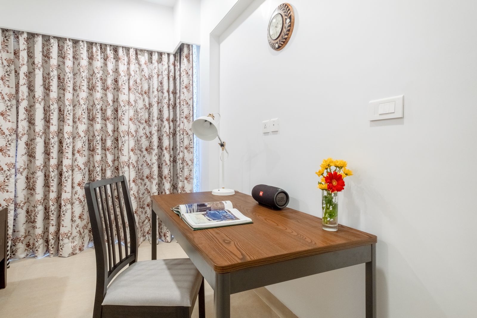 Elegant 1BHK Apartment - Photo 11