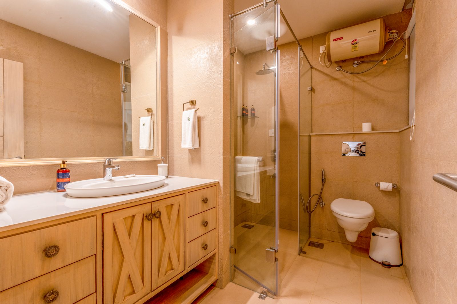 Gorgeous 1BHK Apartment - Photo 17