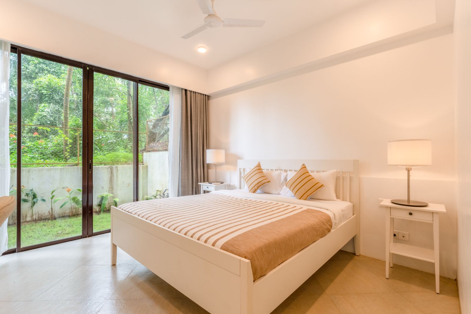 Gorgeous 1BHK Apartment - Photo 2