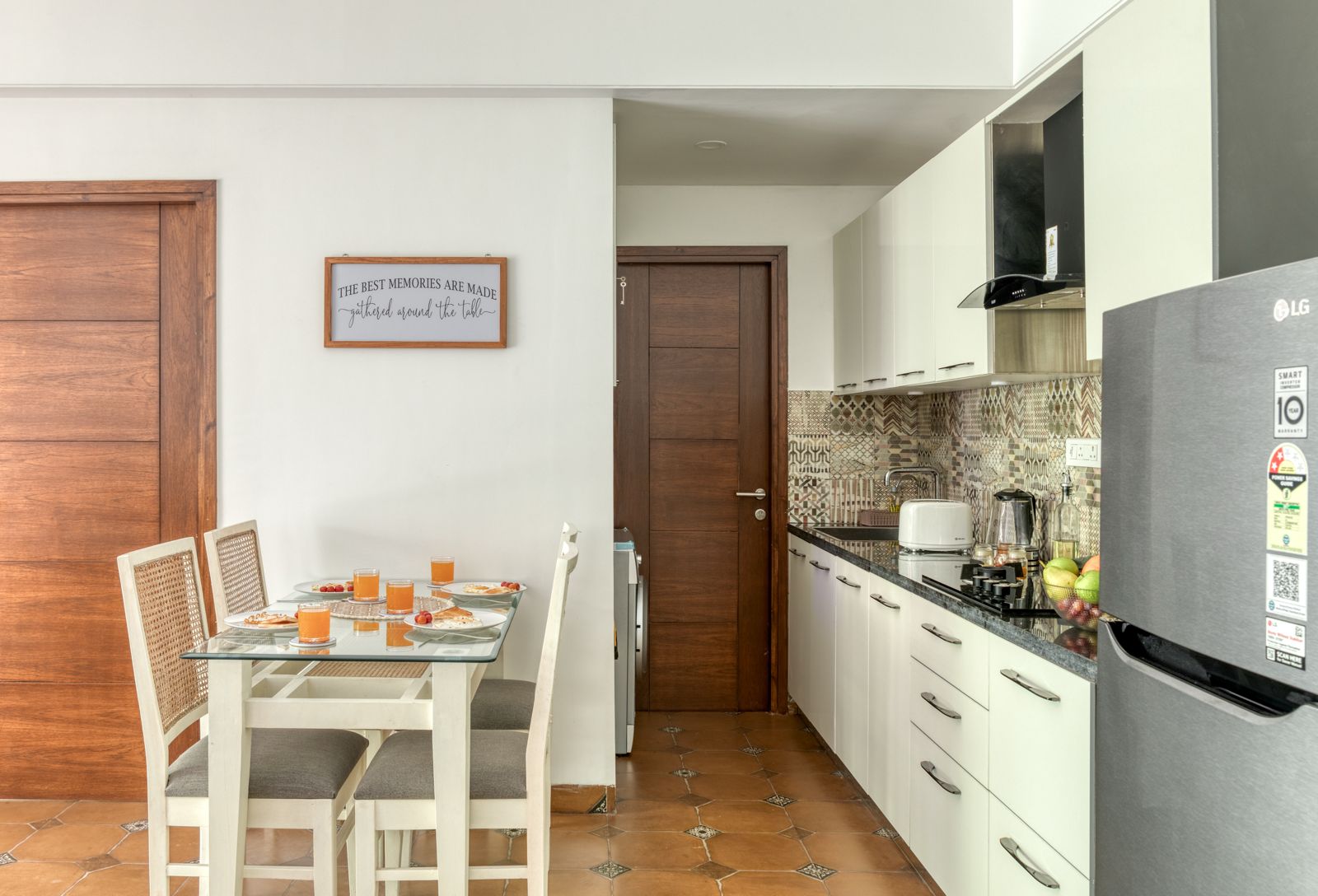 Radiant 1BHK Apartment - Photo 7