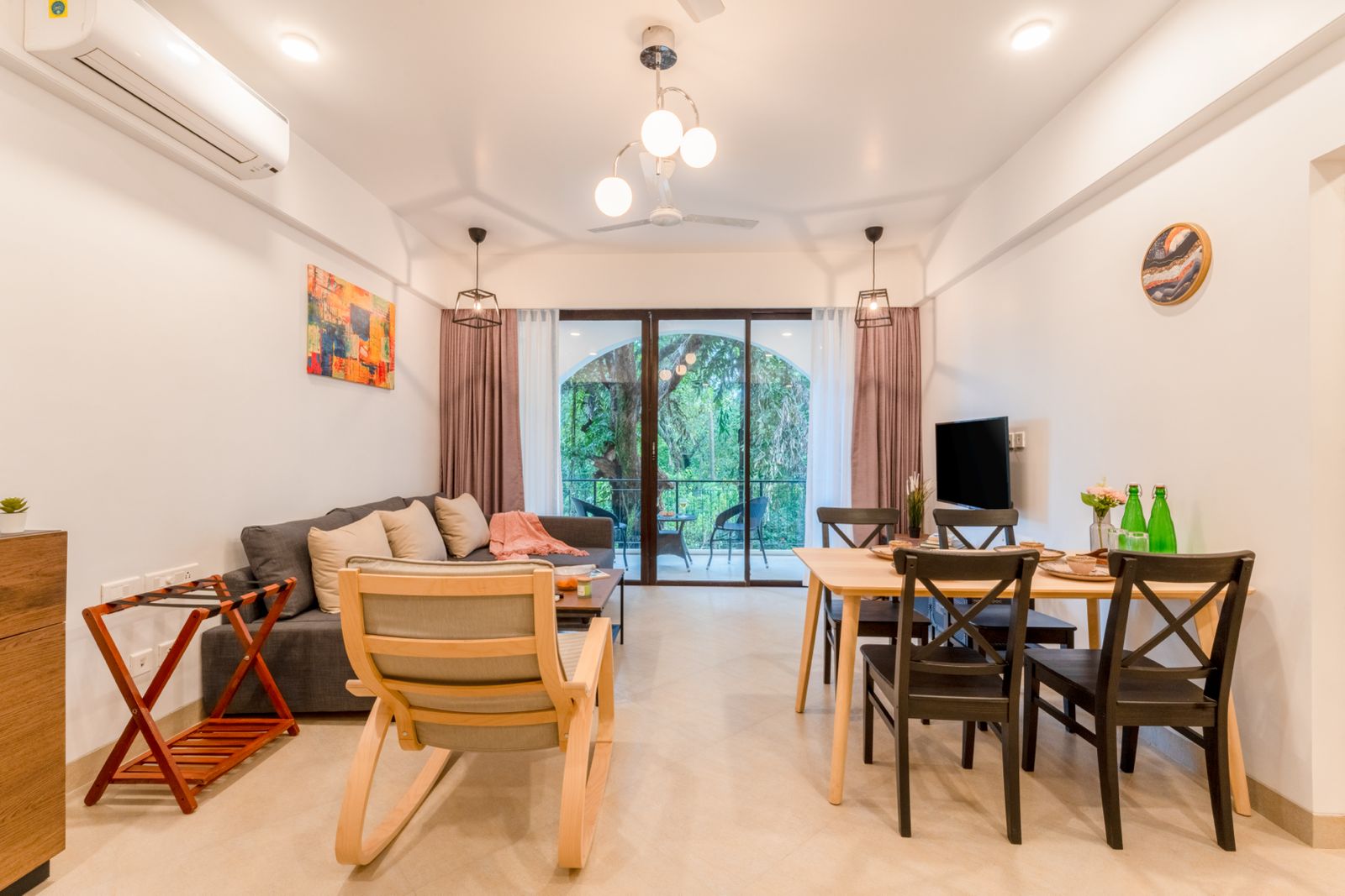 Scenic 1BHK Apartment by Luxevillaz - Photo 9
