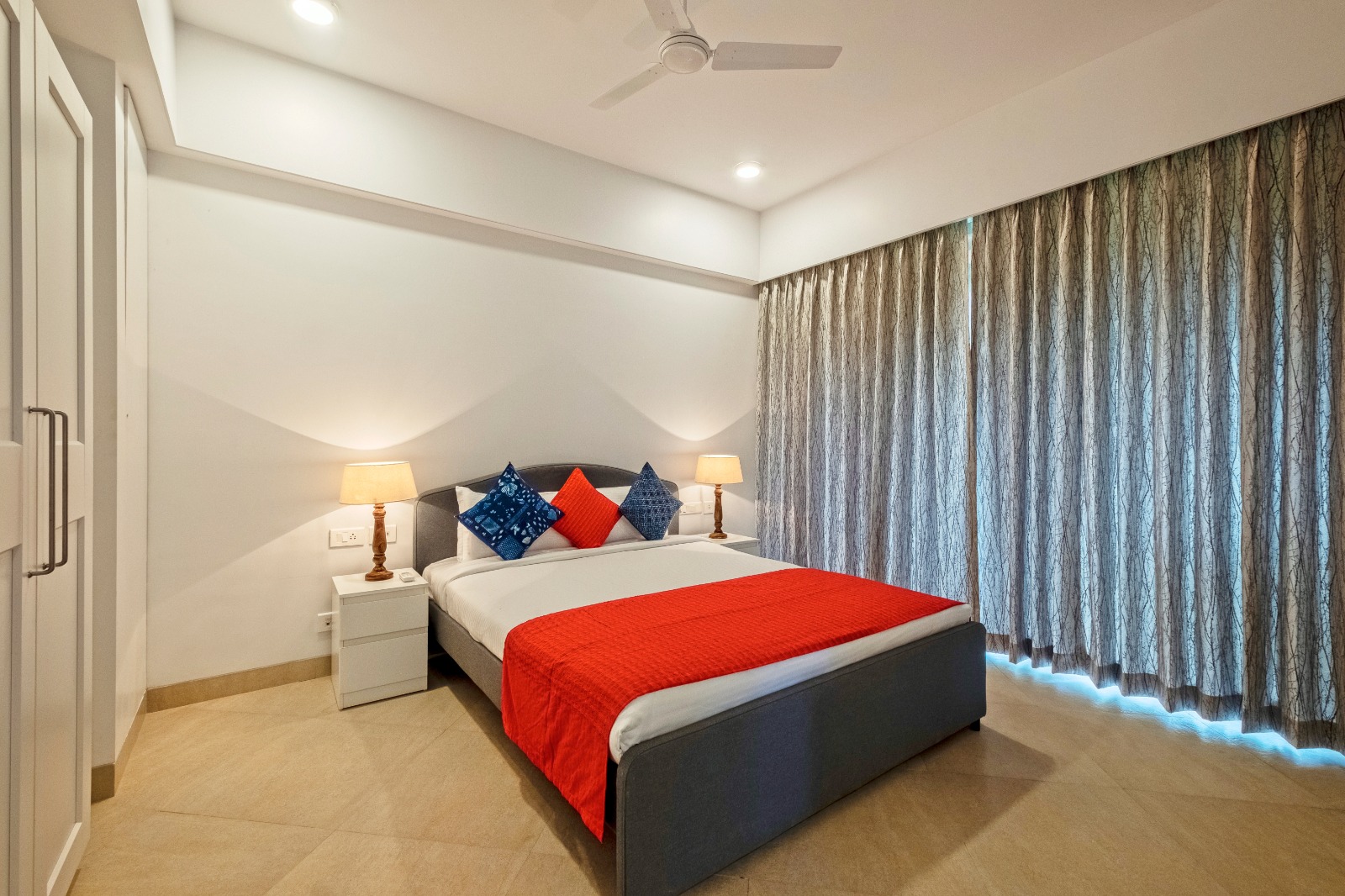 Serene 2 BHK Apartment by Luxevillaz - Photo 2