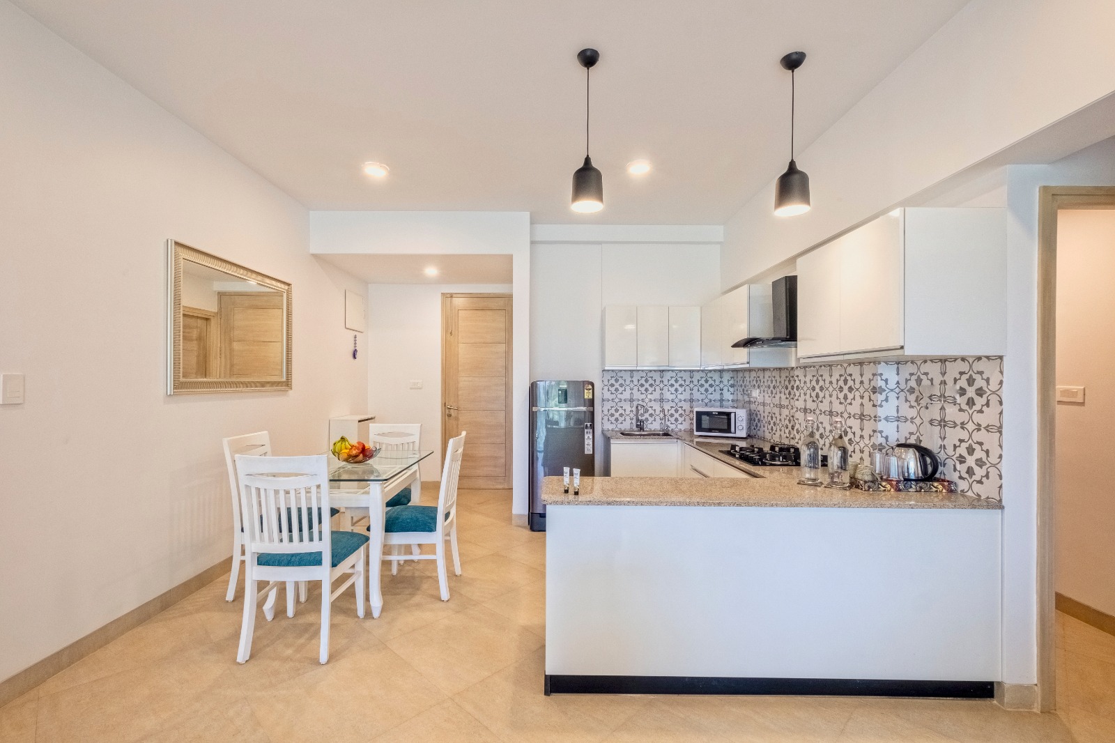 Serene 2 BHK Apartment by Luxevillaz - Photo 15