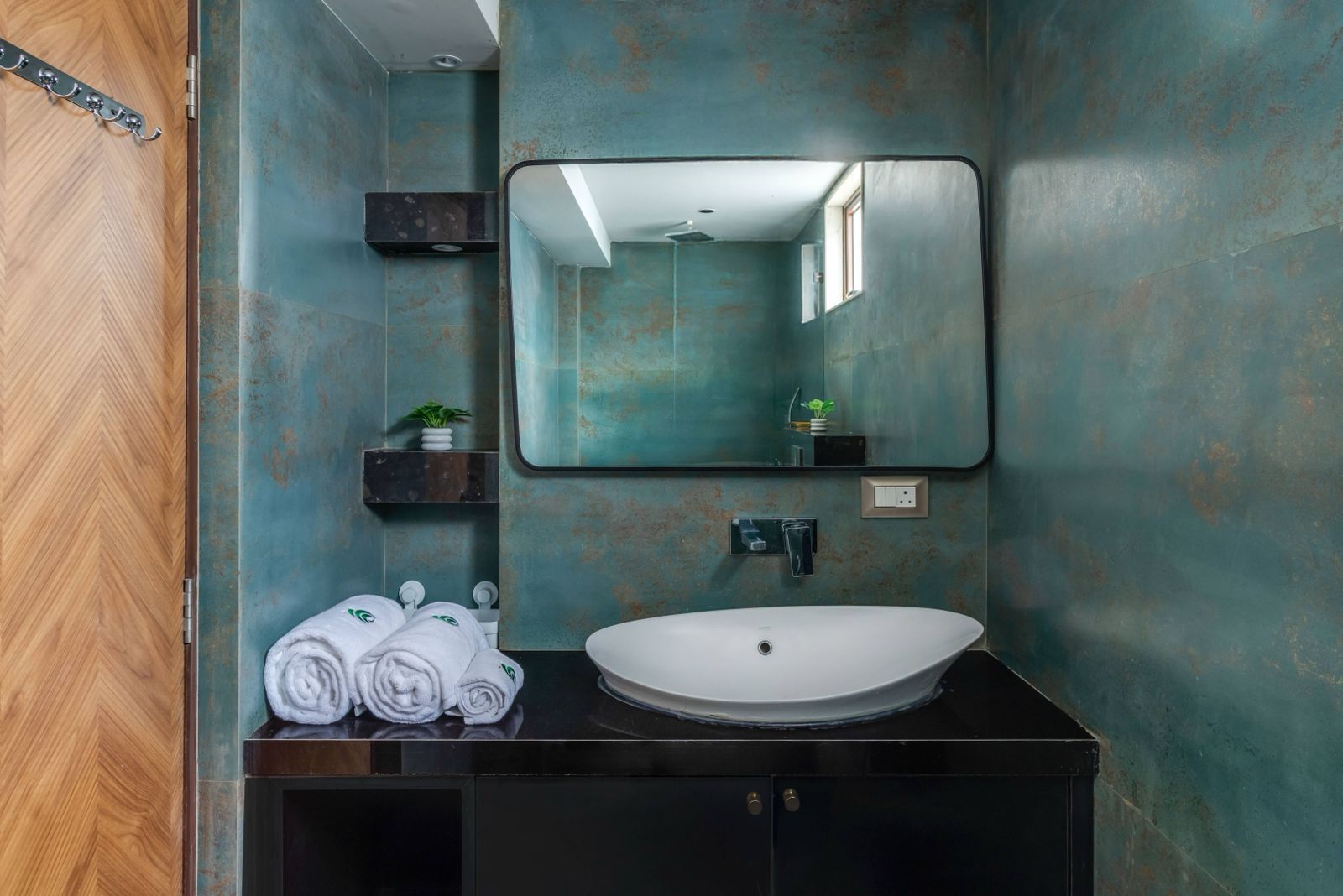 Ands Luxe 1BHK Apartment by Luxevillaz - Photo 16