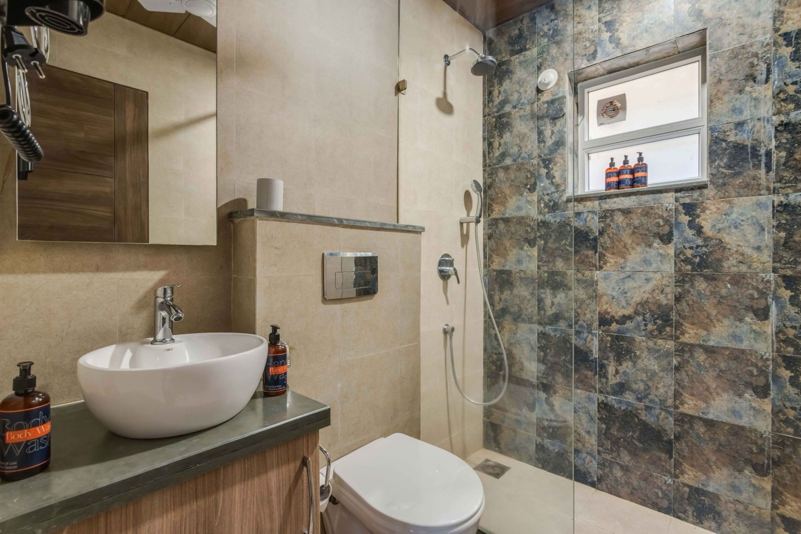 Ruby 1BHK Apartment by Luxevillaz - Photo 11