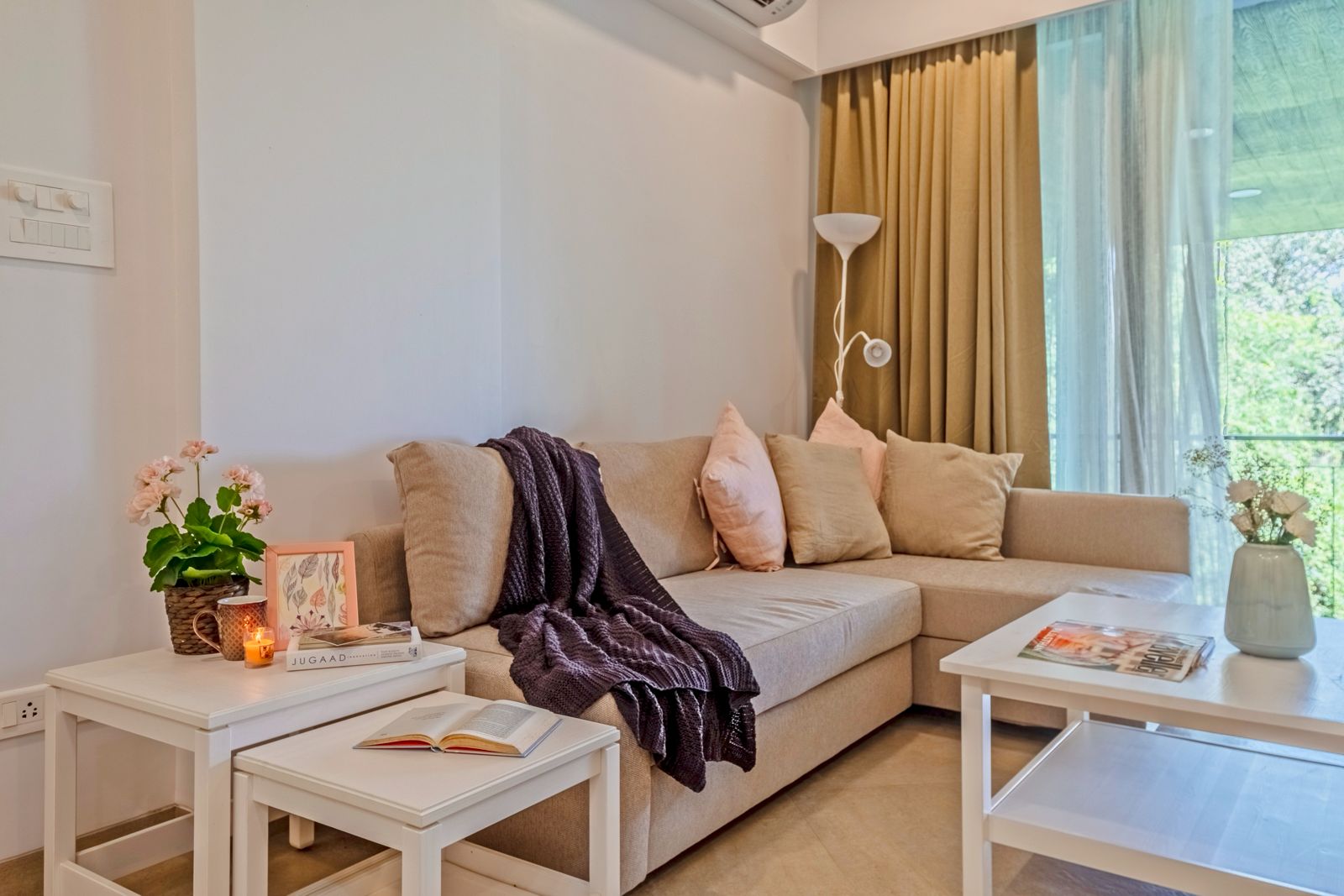 Tastefully Done 1BHK by Luxevillaz - Photo 3