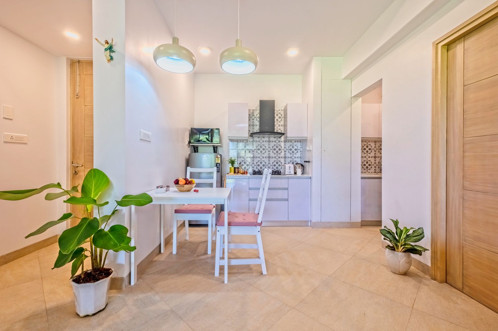 Tastefully Done 1BHK by Luxevillaz - Photo 6