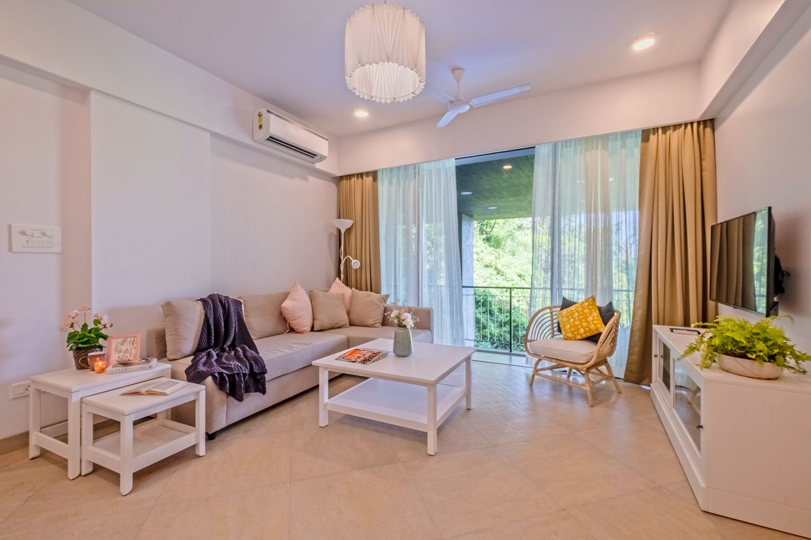 Tastefully Done 1BHK by Luxevillaz - Photo 8