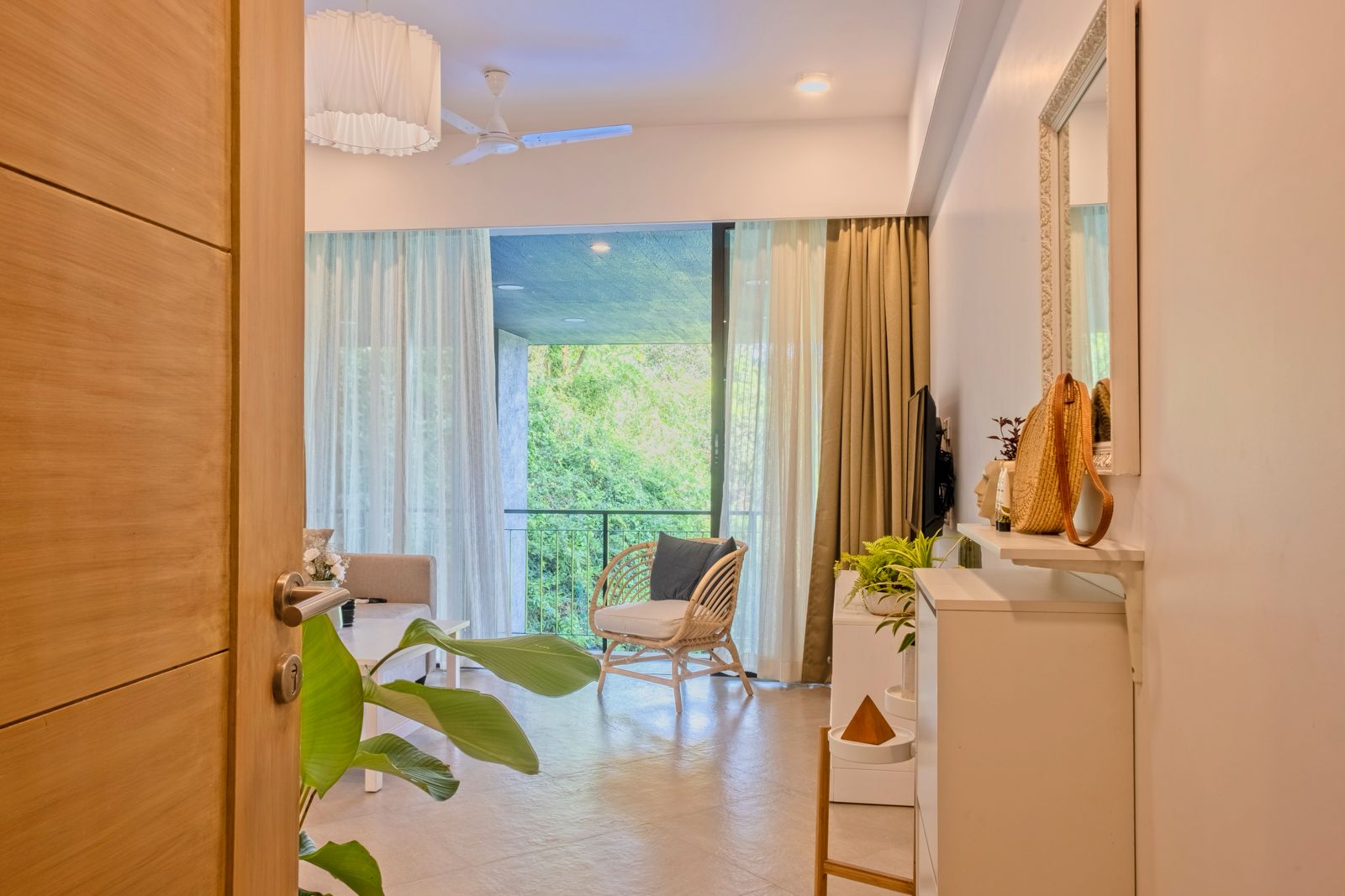 Tastefully Done 1BHK by Luxevillaz - Photo 11